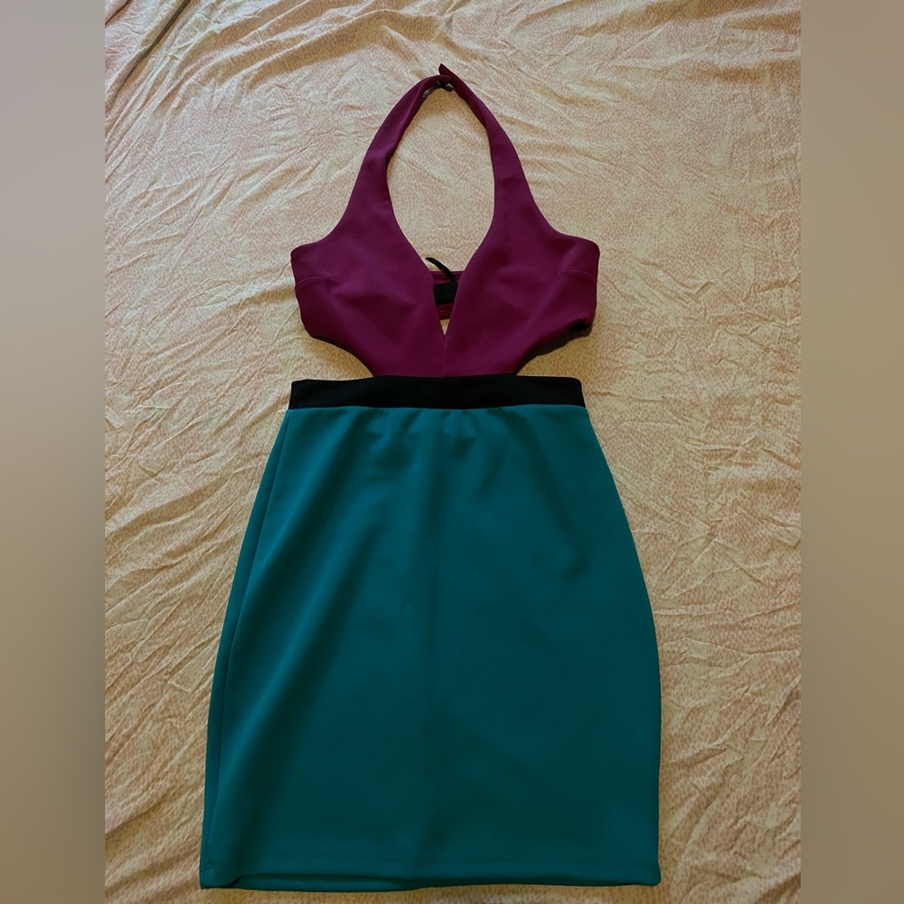 Size M. Purple and Turquoise color dress.